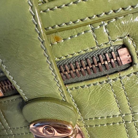 Marc Jacobs Green Patent Leather Ursula Hobo bag - Picture 2 of 13